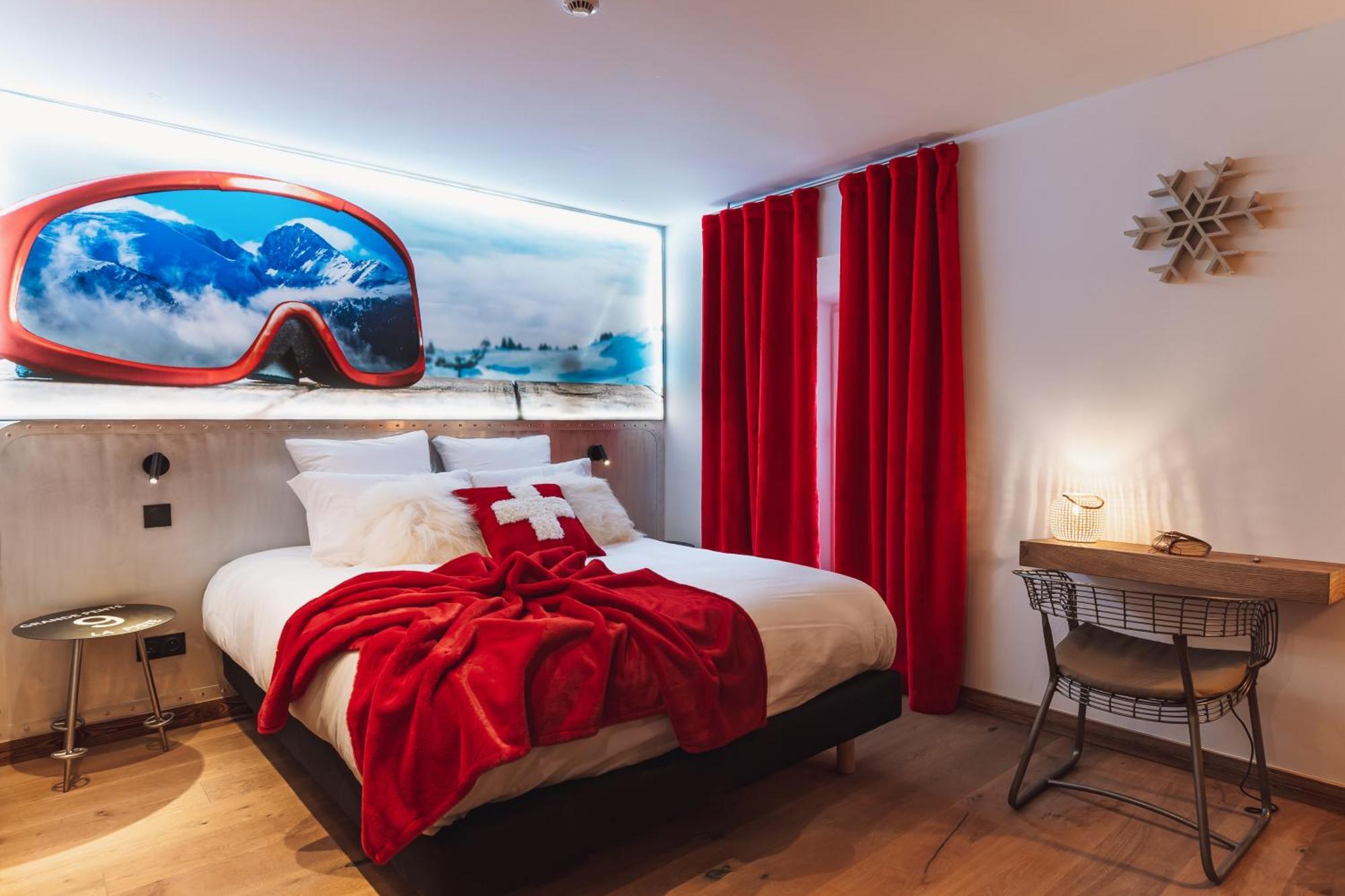 Grand Hotel L'Ermitage Font-Romeu-Odeillo-Via المظهر الخارجي الصورة