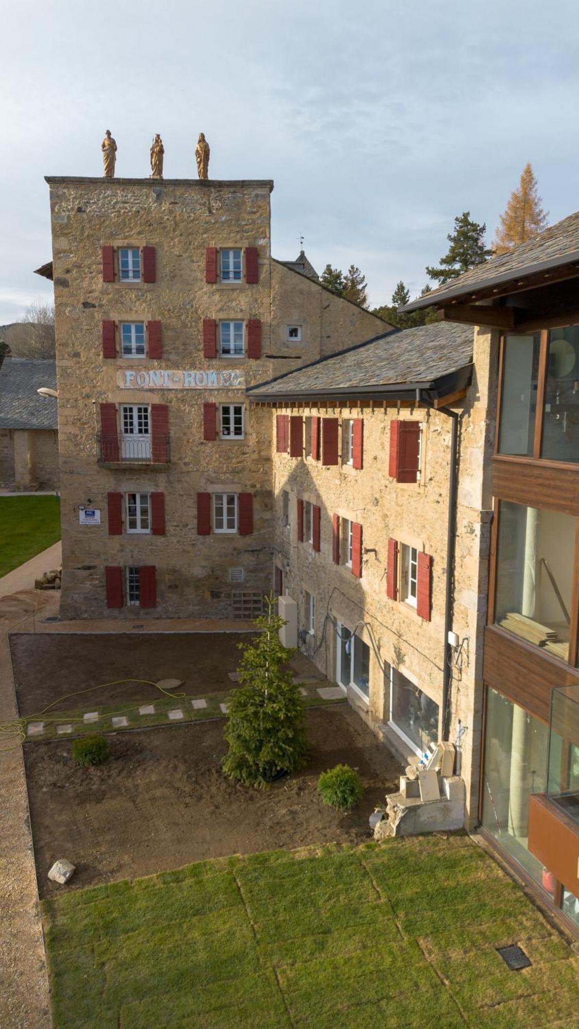 Grand Hotel L'Ermitage Font-Romeu-Odeillo-Via المظهر الخارجي الصورة